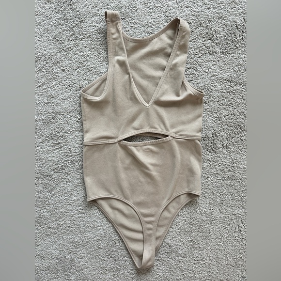 Colsie Cut Out Bodysuit - Picture 2 of 5